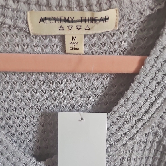 Light Gray Waffle V-Neck Sweatshirt with Floral Shoulder and Printed Cuffs - Picture 3 of 10